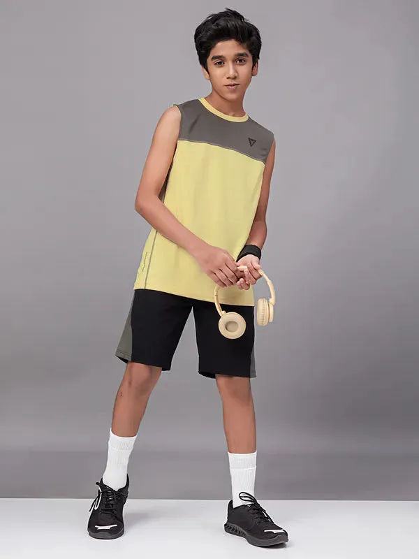 Boys Colorblock Slim Fit Crew Neck T-shirt with TECHNO GUARD