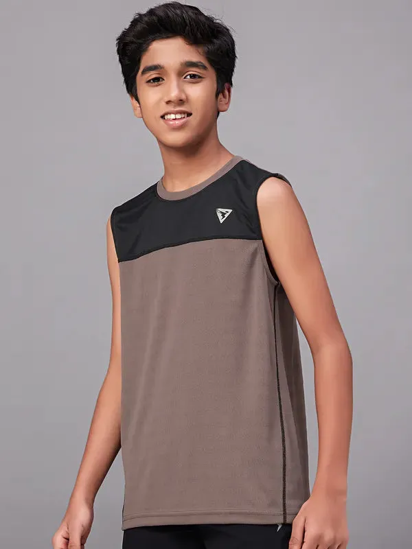 Boys Colorblock Slim Fit Crew Neck T-shirt with TECHNO GUARD