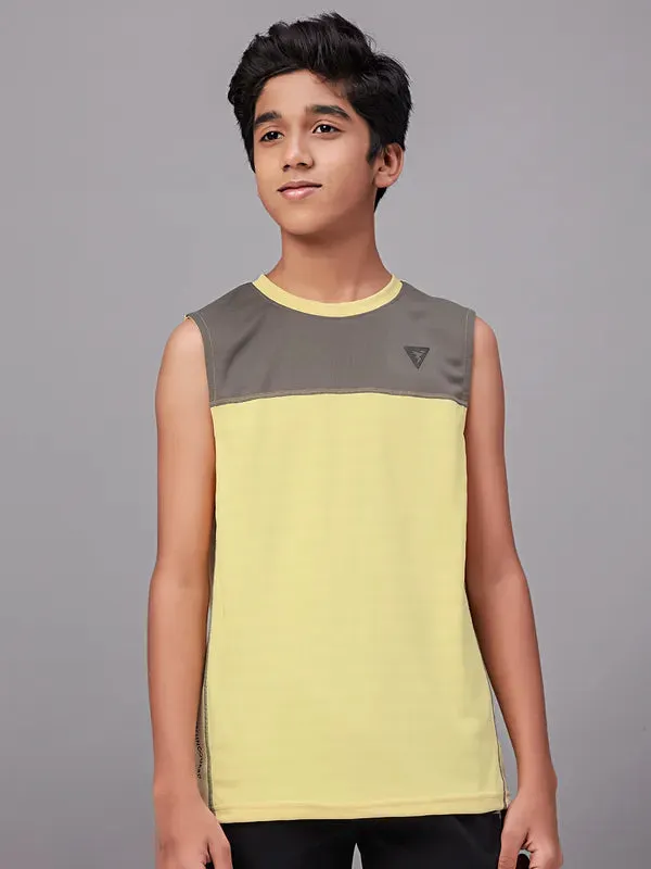 Boys Colorblock Slim Fit Crew Neck T-shirt with TECHNO GUARD