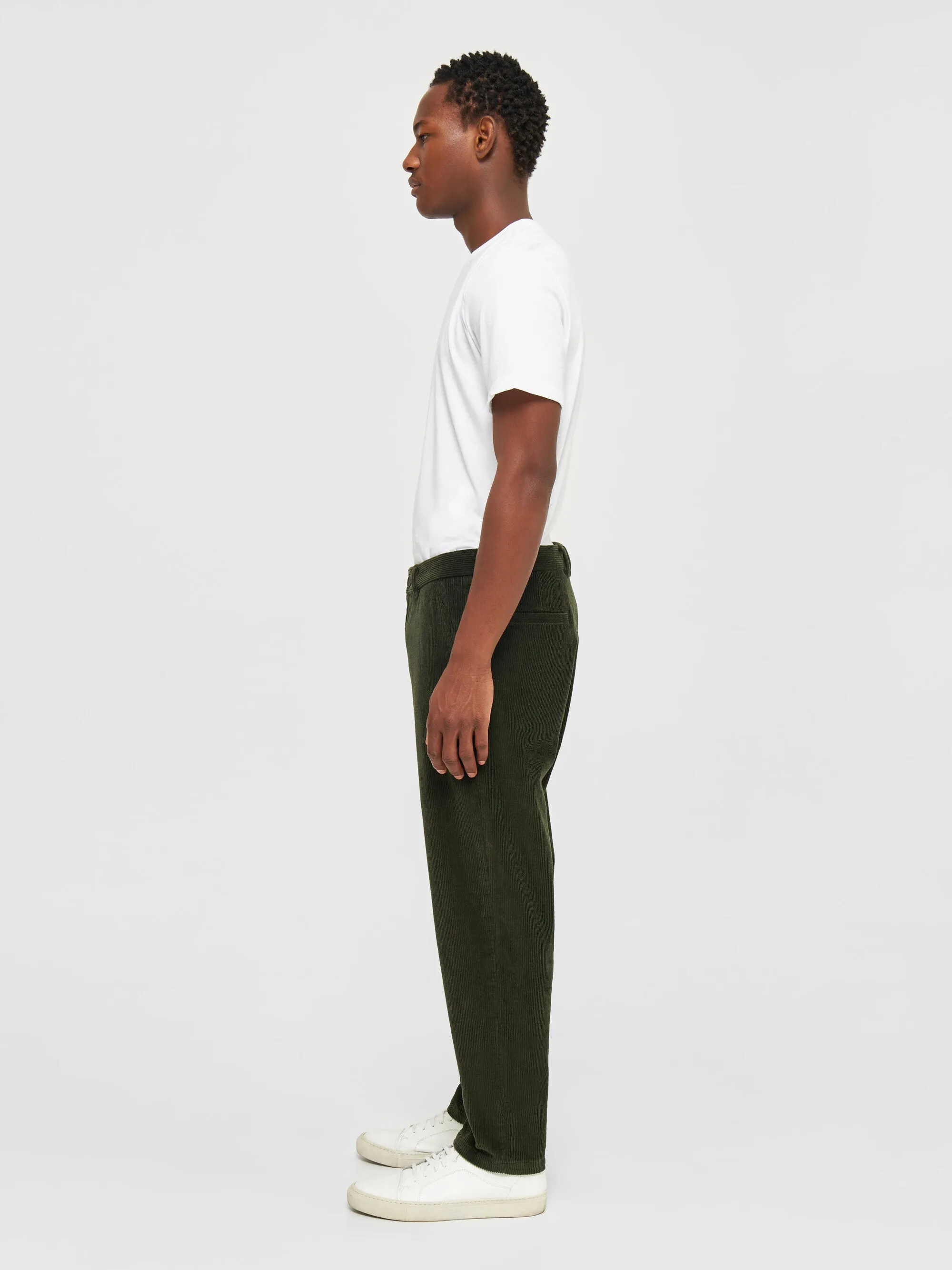 CHUCK regular 8-wales corduroy chino pants - Forrest Night