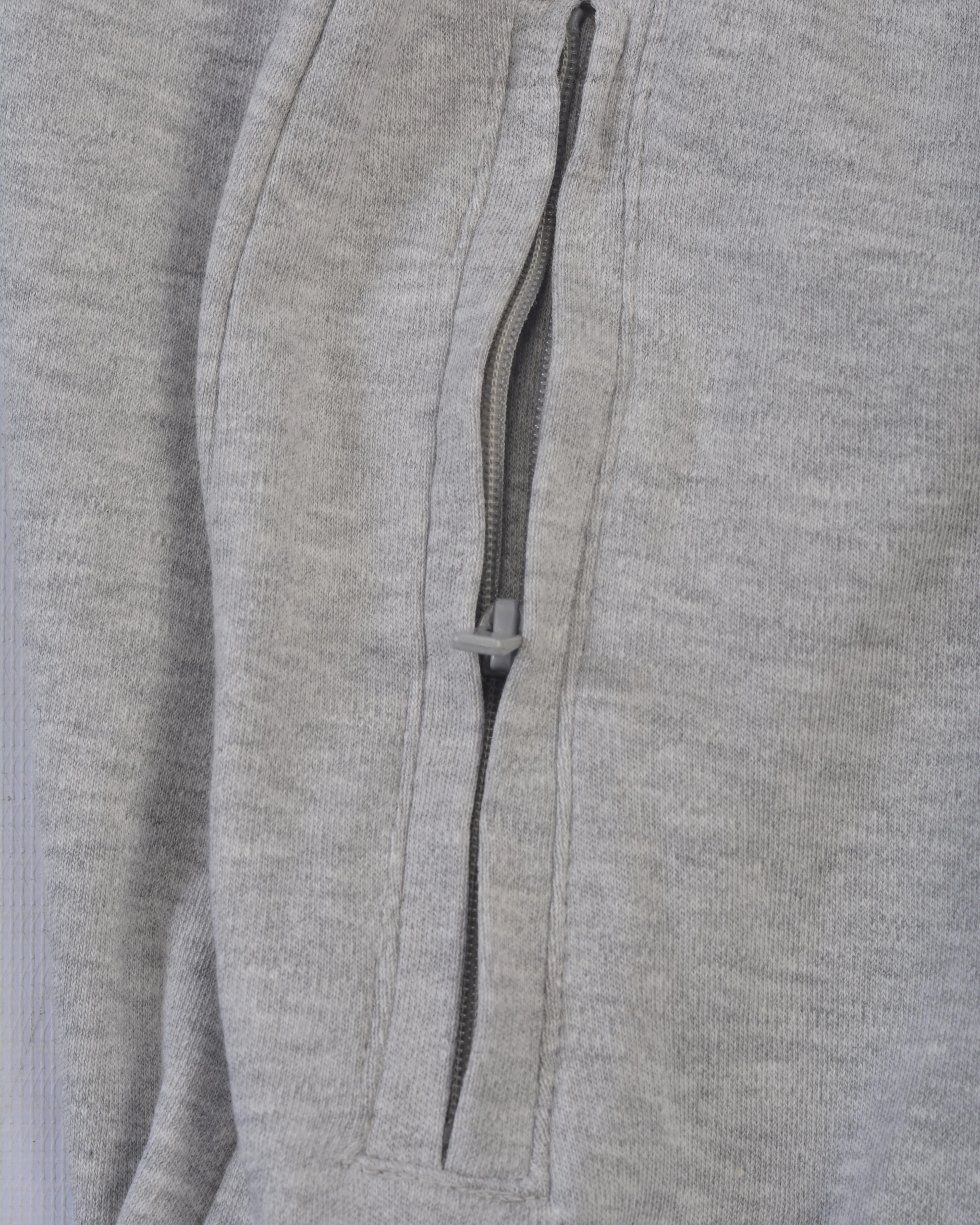 FILA ELDON SWEAT SHORT GREY WITH POCKET JIPPER