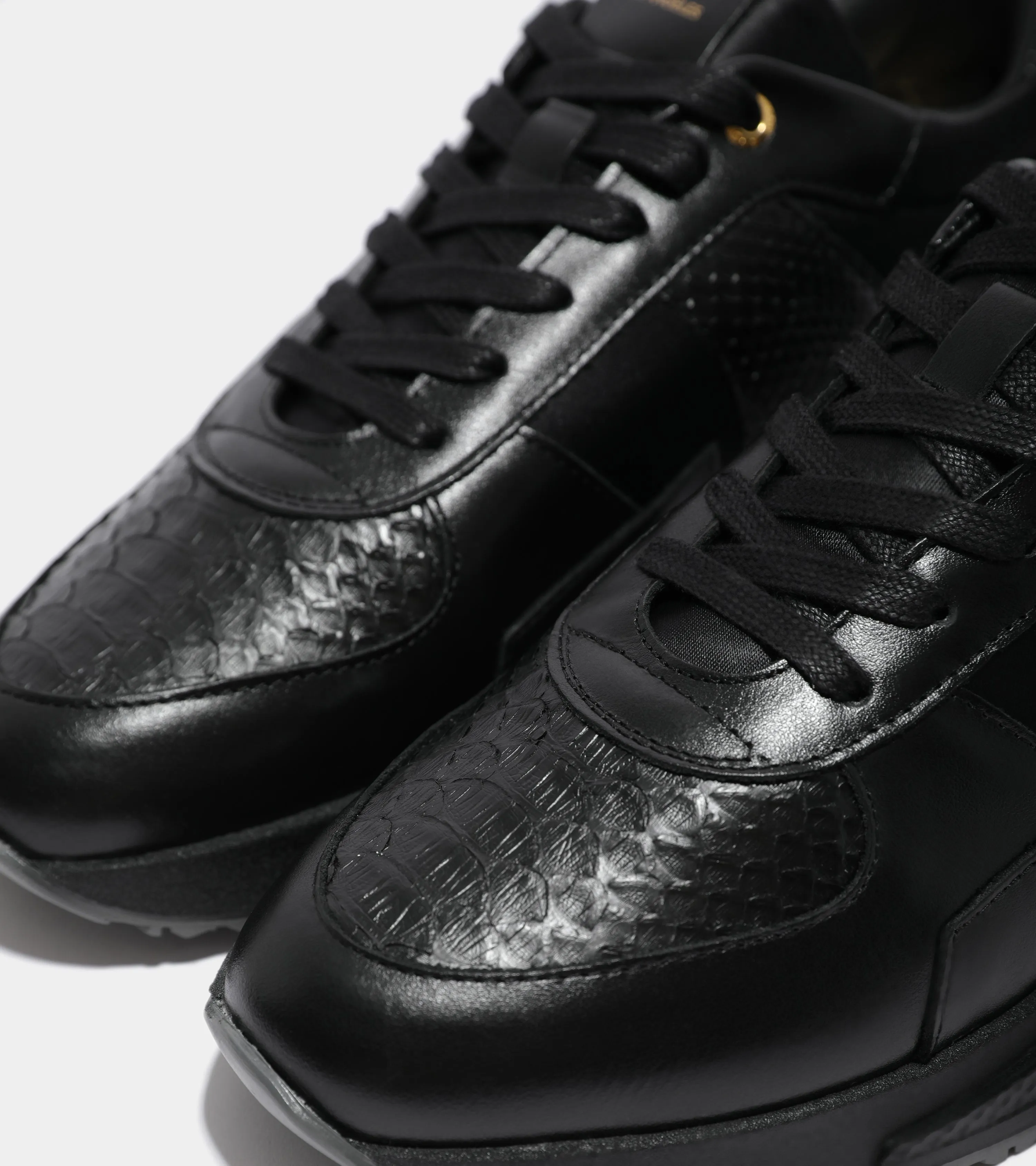 Matador | Black Leather Real Python AHP224-77